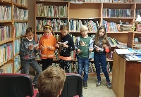 Obr�zek 21_knihovna_3tr_03