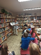 Obrzek 22_1_tr_v_knihovne_03